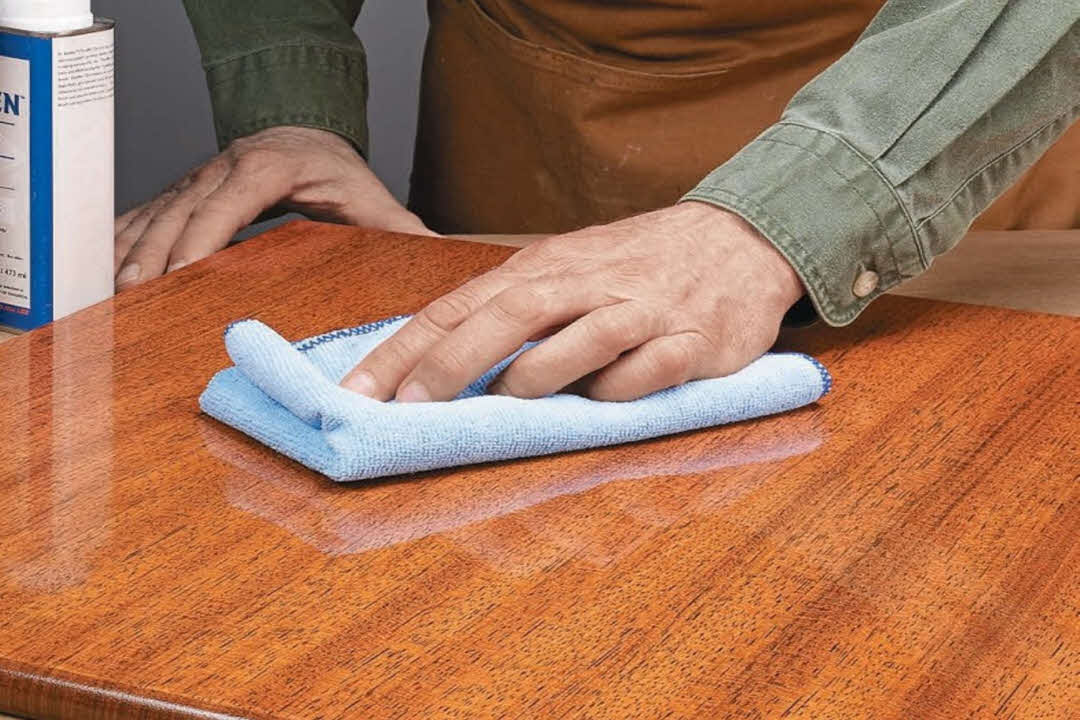 پارافین مایع برای چوب: راهنمای کامل محافظت، جلادهی و آبگریزی | شرکت کیمیا فرایند رازی